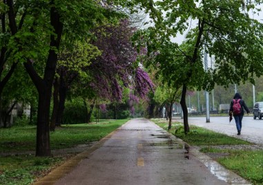 Петък в Пловдив - облачен, дъждовен и хладен