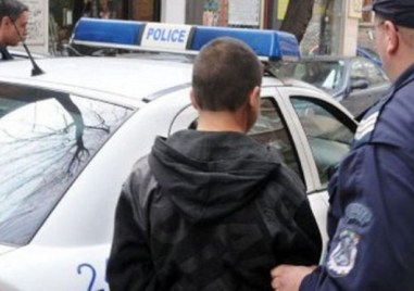 Задържаха тийнейджър за серия от палежи в Пловдив