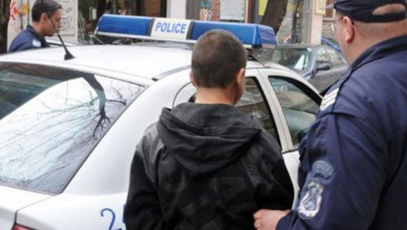 Задържаха тийнейджър за серия от палежи в Пловдив
