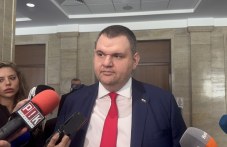 peevski-iztsialo-podkrepiam-protesta-946.jpg