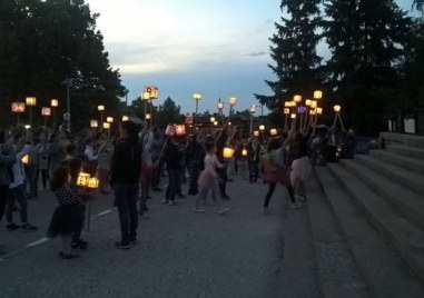 Палят фенерчетата в Перущица тази вечер по повод 24 май