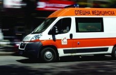 Млада жена пострада при катастрофа на пътя Кричим - Девин, лекари в Пловдив я преглеждат