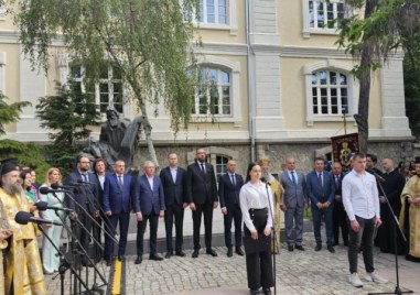 Тържествен камбанен звън и празнична атмосфера за 24 май в Пловдив