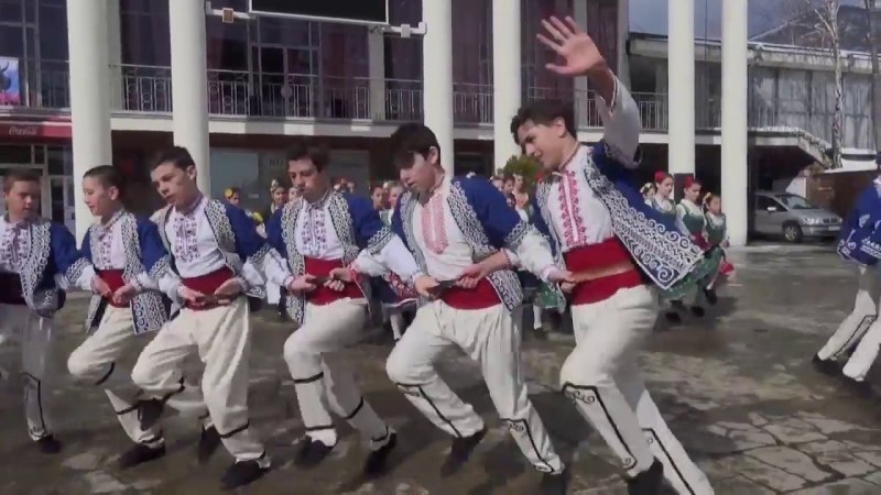 В Карлово идните дни - концерт, Празник на розата и страхотно детско парти В Карлово идните дни - концерт, Празник на розата и страхотно детско парти