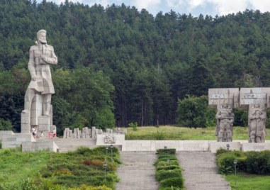 Калофер почита 149 години от гибелта на Христо Ботев