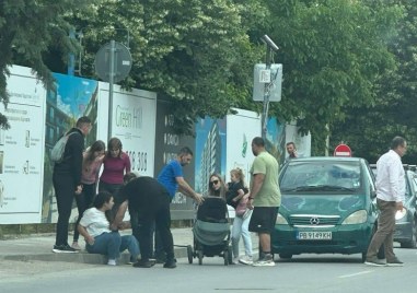 Майката, блъсната на пешеходна пътека в Смирненски, е под лекарско наблюдение