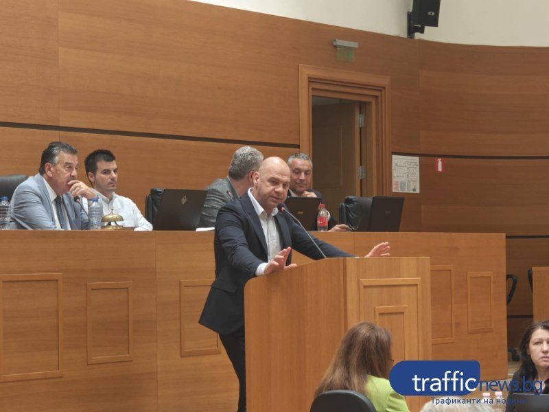 Губи ли кметът подкрепата си в Общинския съвет? Бламираха редица предложения, въпреки рамото от БСП