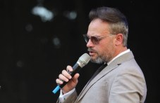 Петър Салчев представя „Life Lines – Отново на сцена“