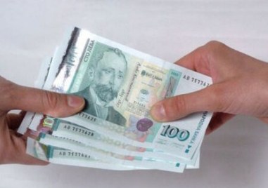 Над 70% от работещите в България взимат под средната заплата