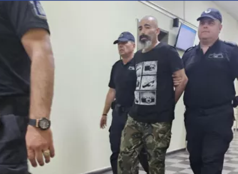 Изправиха пред съда Пейо, той се разплака