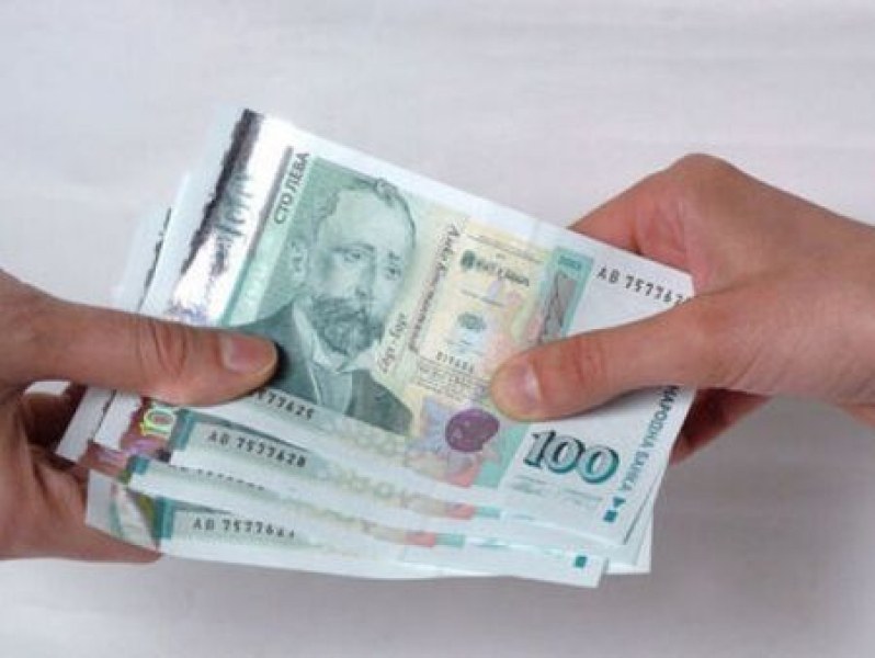 Над 70% от работещите в България взимат под средната заплата
