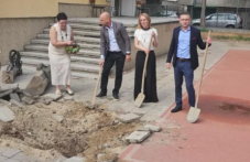 Дадоха старт на строителството на нов корпус и мултифункционална зала в НУ „Христо Ботев“