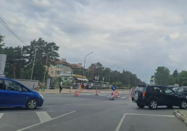 Пропадна част от пътя на изхода на Сопот към Анево