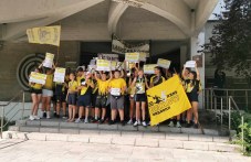 Състезатели по гребане и кану-каяк излязоха на протест, принудиха кмета да оттегли точката
