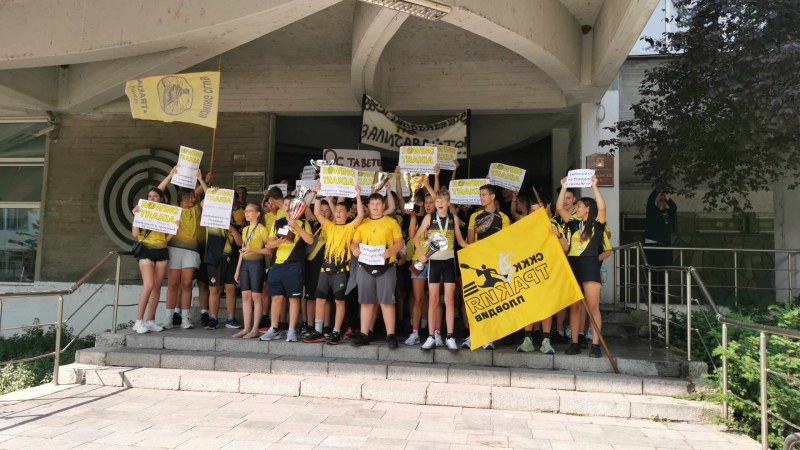 Състезатели по гребане и кану-каяк излязоха на протест, принудиха кмета да оттегли точката