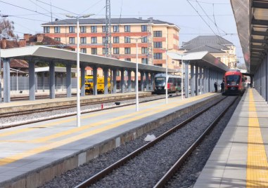 Пуснаха влаковете по всички коловози на Централна гара в Пловдив