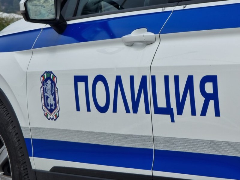 В Първомай пък спипаха младеж, счупил автомат в игрална зала