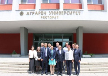 АУ поднови меморандума за сътрудничество с Шанхайския университет „Джао Тонг“