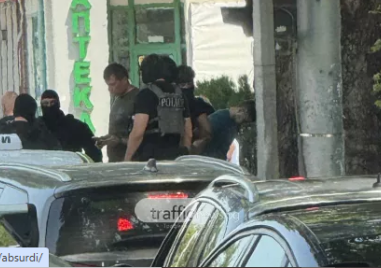 Зрелищни арести на булевард в Пловдив парализираха трафика