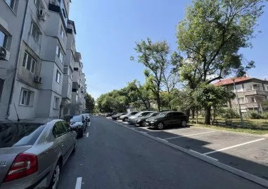 Преобразиха улица в „Южен“, обновен е и паркингът край нея