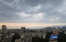 Лошото време е сила в Пловдив! Изсипа се порой със светкавици ВИДЕО