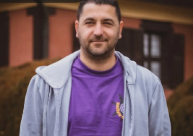 Млад мъж и баща има нужда от помощ за лечение