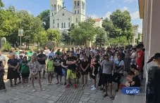 Раковски излезе на протест след смъртта на моториста Стайко, дядо му: Отрепаха го като куче