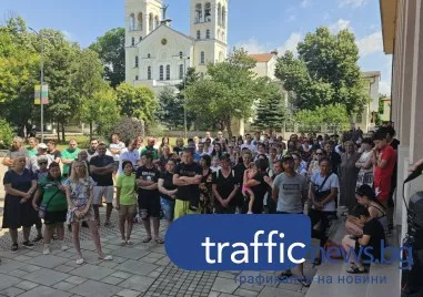 Раковски излезе на протест след смъртта на моториста Стайко, дядо му: Отрепаха го като куче