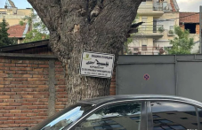 Предупредителна табела в Кършияка заблуждава шофьори вече 10 години