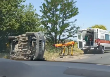 Тежка катастрофа между Труд и Калояново, кола се преобърна