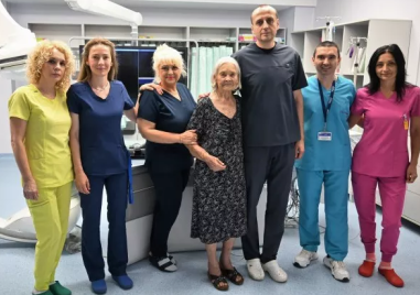 УМБАЛ „Свети Георги“ извърши животоспасяваща TAVI процедура на 96-годишна пациентка