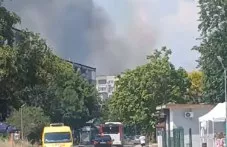 Столипиново отново задушава Пловдив: Пожар гори в етническия квартал stolipinovo-otnovo-zadushava-plovdiv-014.webp