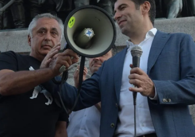 Бащата на Кирил Петков: Предатели, по-добре ПП да изчезне