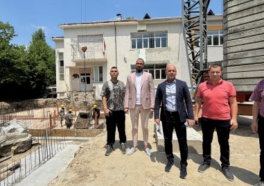 Кметът: Напредват ремонтите в 6 училища в Пловдив