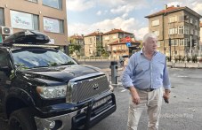 Огромен клон се стовари върху колата на Зико, той подавал сигнал за него от месеци