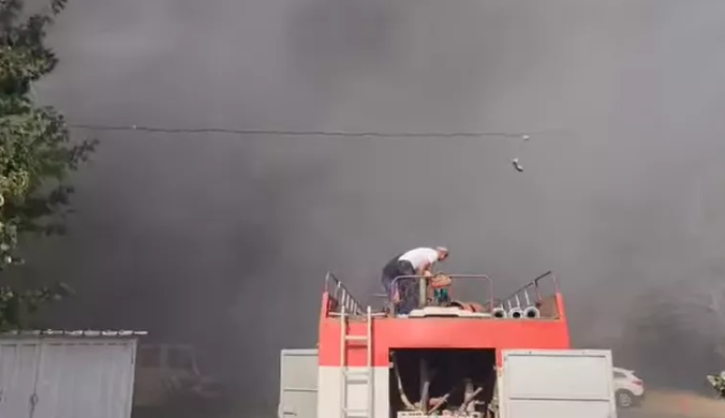 1400 кв. м складове са унищожени от пожар в садовското село Поповица