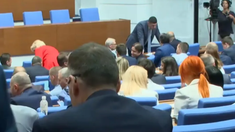 Четвърти вот на недоверие към кабинета “Желязков“