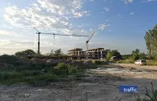 Дежавю: Вдигат 5 огромни жилищни сгради на Пещерско шосе, коларски път го водят за улица