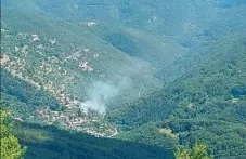 Голям пожар в село Косово, над 50 души се борят с огъня