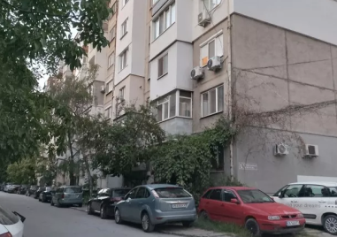 Колата осъмна с лепило по ключалката и липсващи чистачки в Кючука