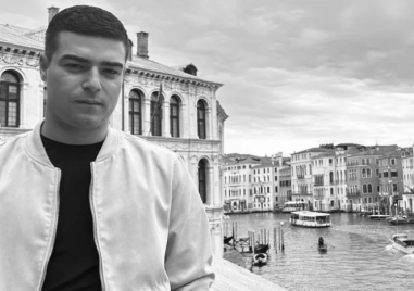 Класната на Ники, застрелян в Каравелово: За минути приключи един млад живот. За минути…