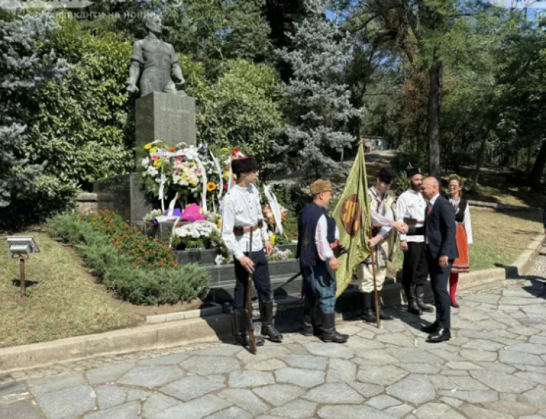 Пловдив почете Апостола