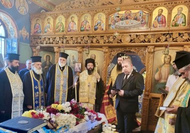 Десетки си взеха последно сбогом с йеромонах Антим от Кричимския манастир