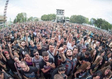 HILLS OF ROCK 2025: Едно от най-големите музикални събития на Балканите започва утре
