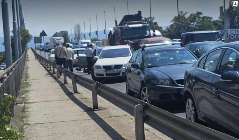 Двама арестувани след гонка и стрелба в Пловдив