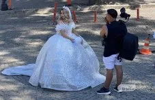 Шармантна булка привлече погледите в Пловдив