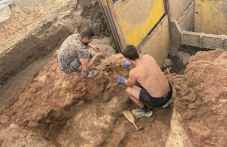 Древна рогозка на 65 века откриха археолозите на Плоската могила в Пловдив
