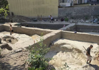 Кариера за производство на глина от римския период откриха археолози в центъра на Пловдив
