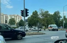 Катастрофа на ключово кръстовище на изхода на Пловдив, движението е затруднено