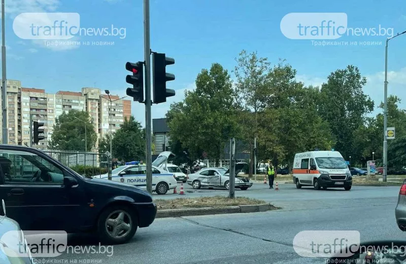 Катастрофа на ключово кръстовище на изхода на Пловдив, движението е затруднено